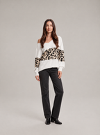 Roos – Dames Sweater met Luipaardprint en V-hals