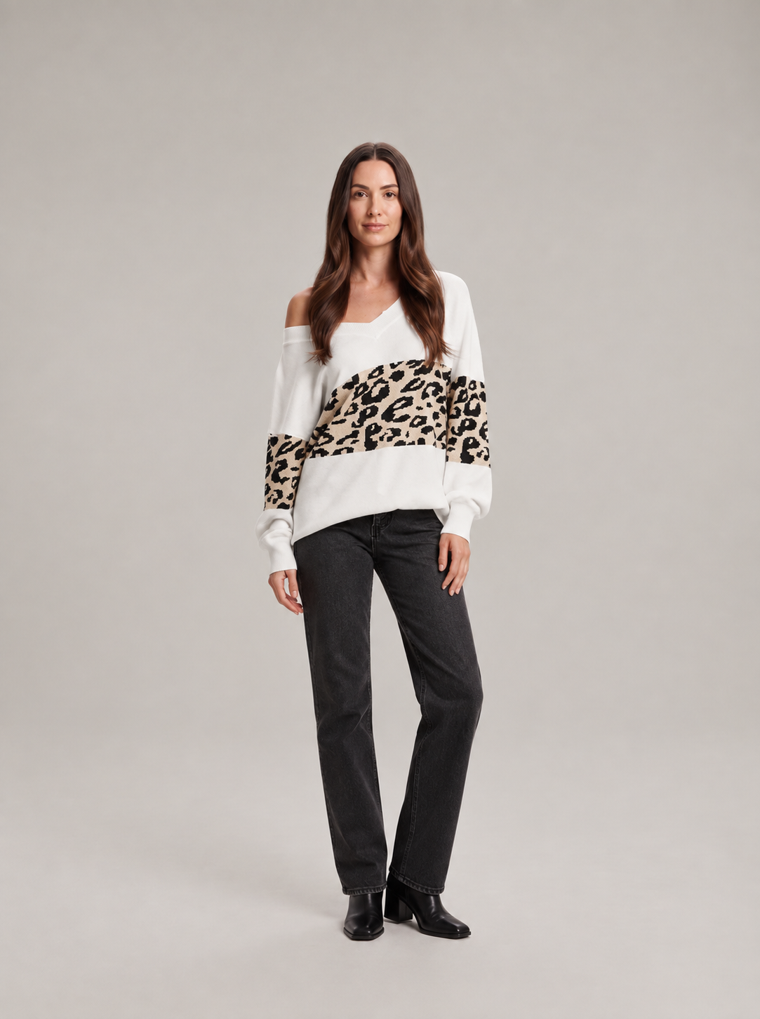 Roos – Dames Sweater met Luipaardprint en V-hals