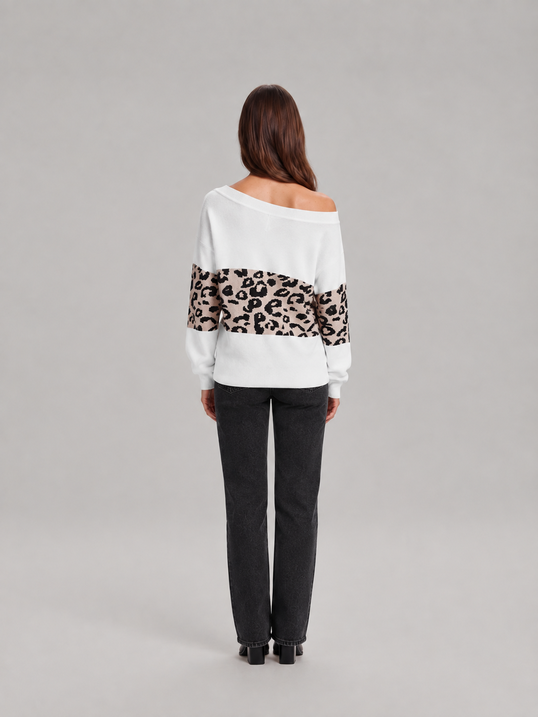 Roos – Dames Sweater met Luipaardprint en V-hals