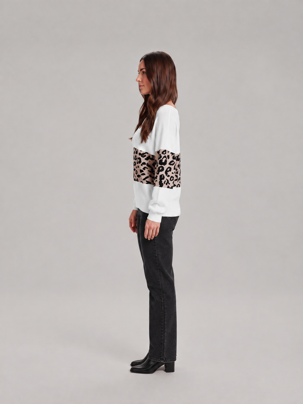 Roos – Dames Sweater met Luipaardprint en V-hals