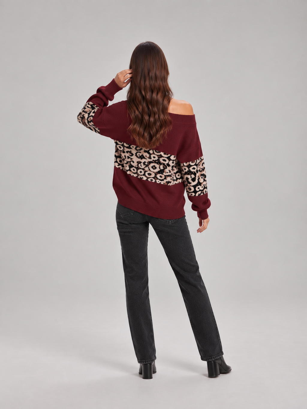 Roos – Dames Sweater met Luipaardprint en V-hals
