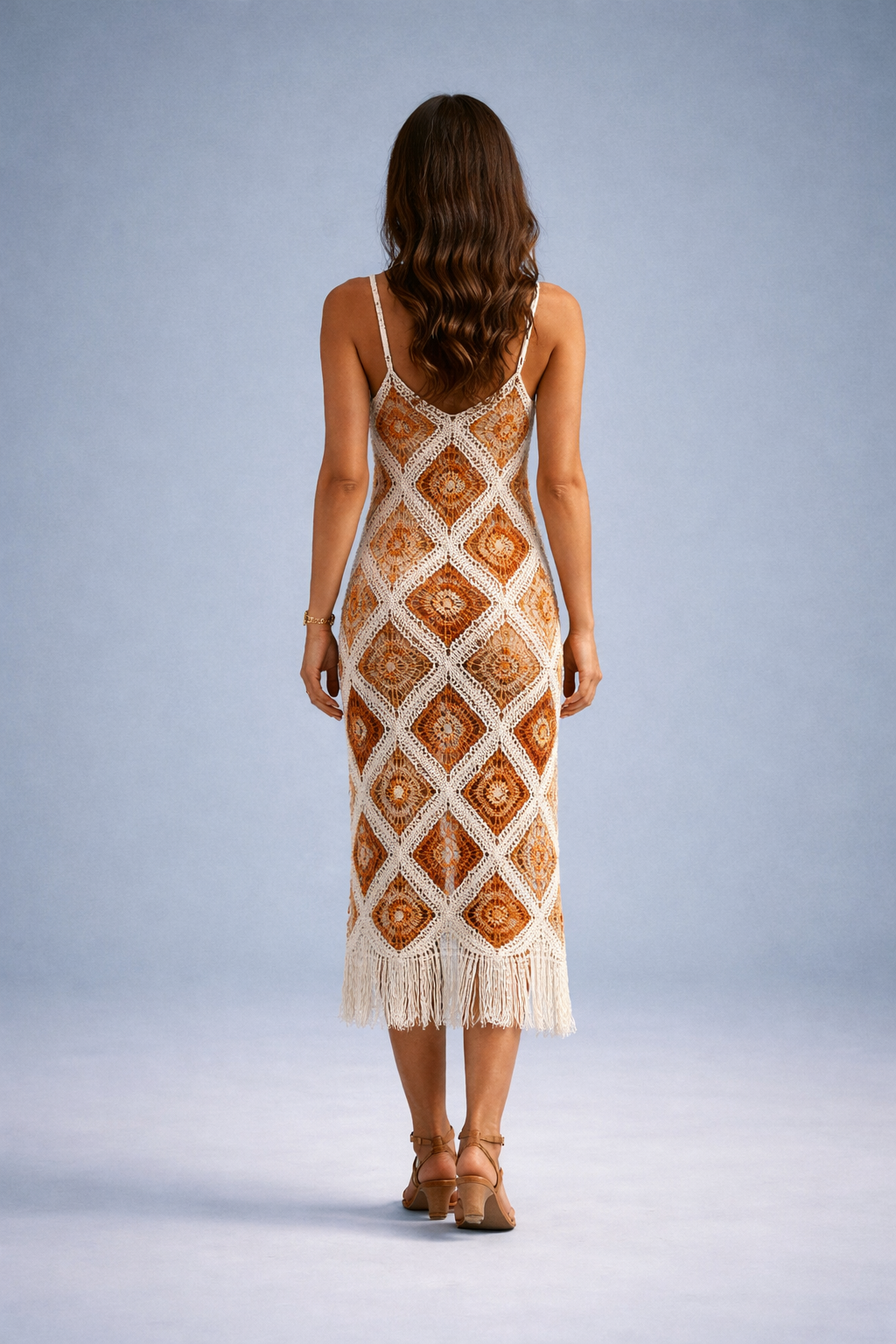 Chantal – Kleikleurige Dames Jurk Met Abstract Patroon