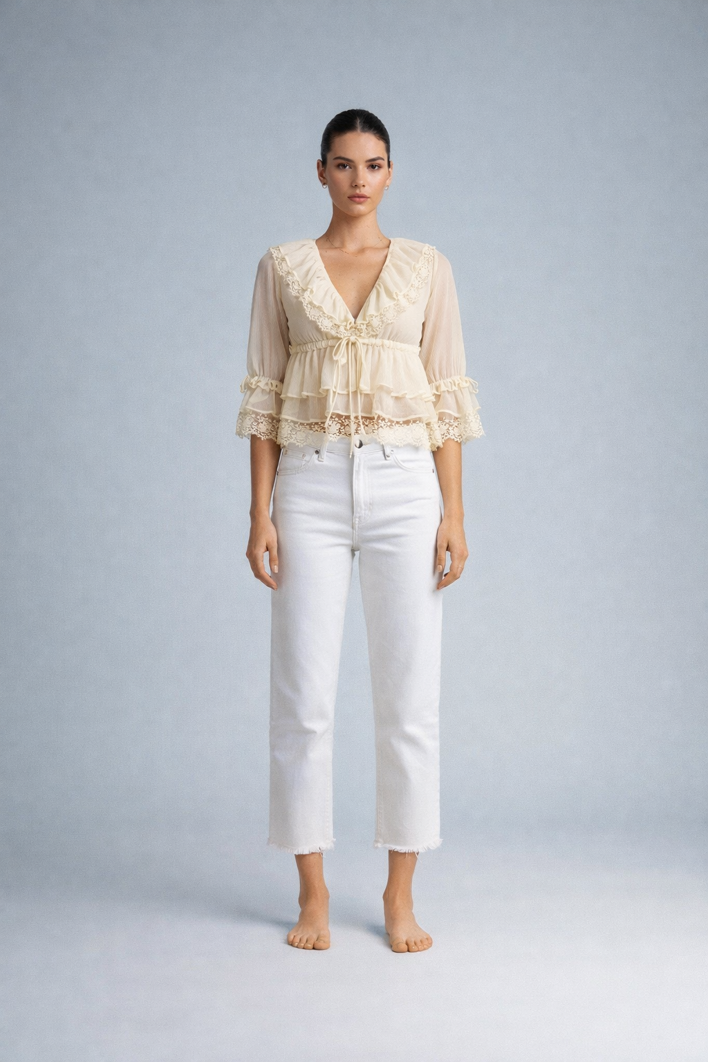 Charlotte – Gebroken Witte Dames Blouse Met Bloemenborduursel