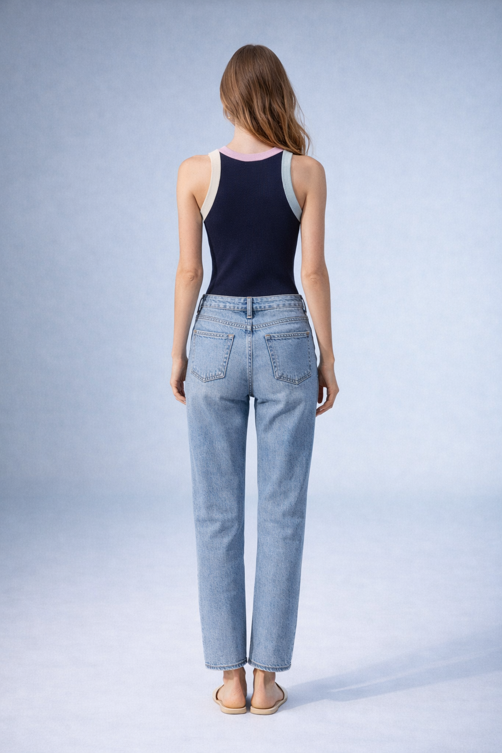 Camille – Marineblauwe Dames Tanktop Met Meerkleurige Bies