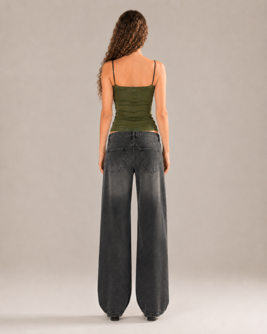 Kynara - Groene Mesh Top Met Wikkelhalslijn En Spaghettibandjes