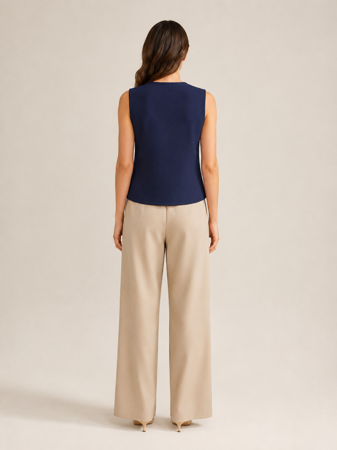 Pheline - Gebreid Asymmetrisch Dames Vest Met Metalen Knopen