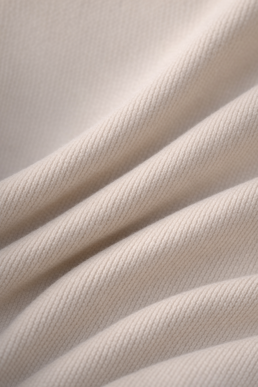 Cynthia – Amandelkleurige Dames Top Met Dubbele Voering