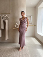 Isadora - Dames maxi-jurk met open rug, strikdetail en zeemeerminrok