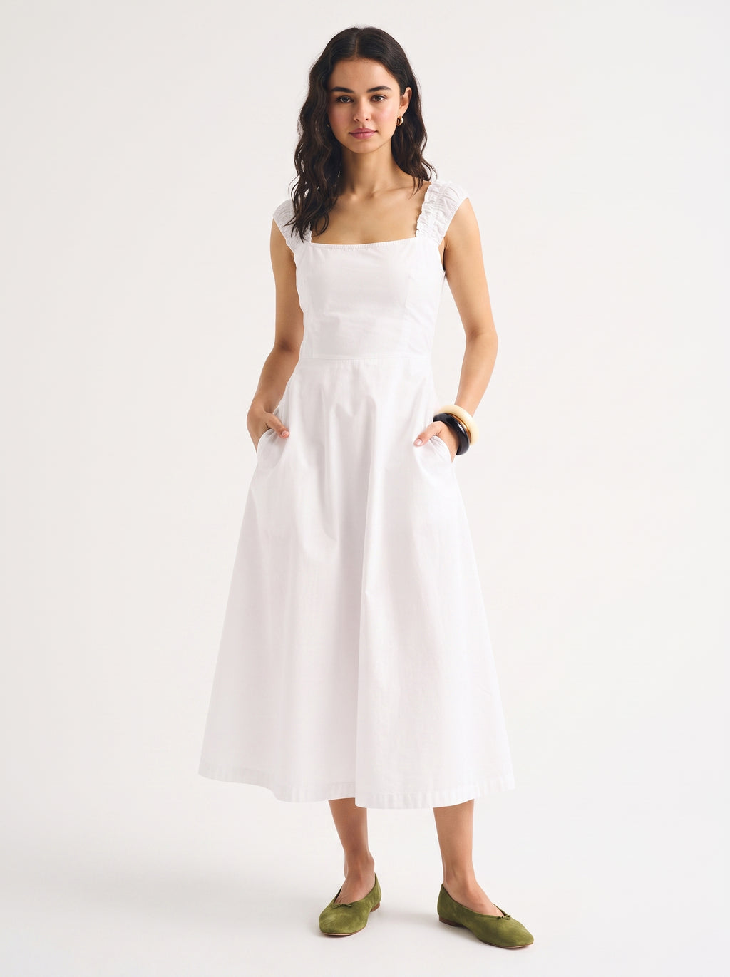 Mina - Witte Linnen Zomerjurk met Ruches en Knoopdetail