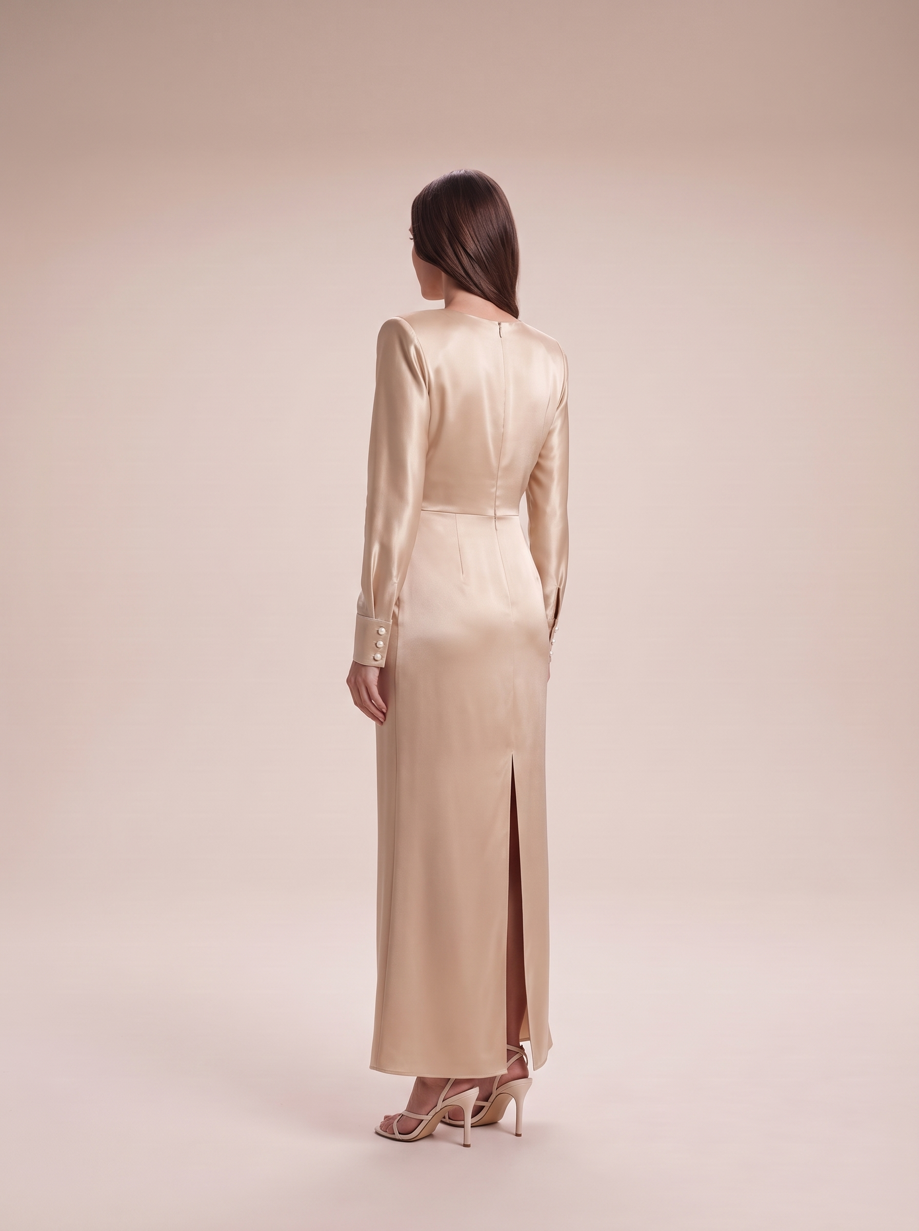Yamila - Champagne satijnen wikkeltop en fishtail rok set